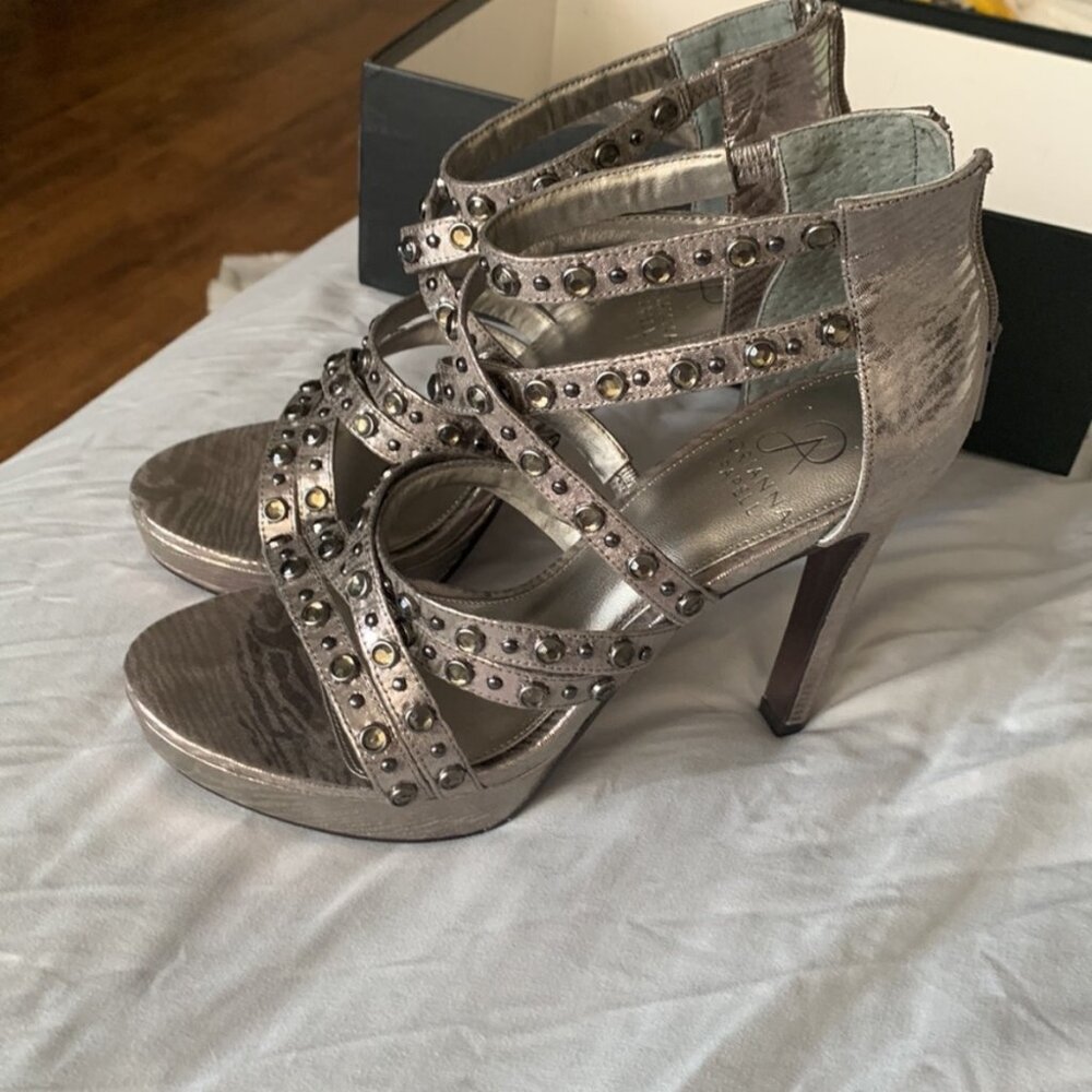 Adrianna Papell heels size 8